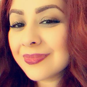 Meet your Posher, Dania